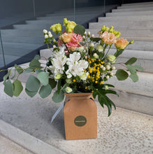 Įkelti vaizdą į galerijos rodinį, Gėlių krepšelis „Renesansas“