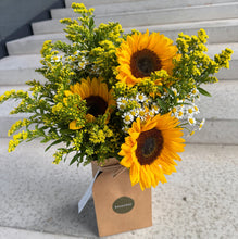 Įkelti vaizdą į galerijos rodinį, Gėlių krepšelis „Auksinis sodas“