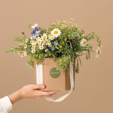 Įkelti vaizdą į galerijos rodinį, Gėlių krepšelis „Gėlių vaikas“ - botanikas